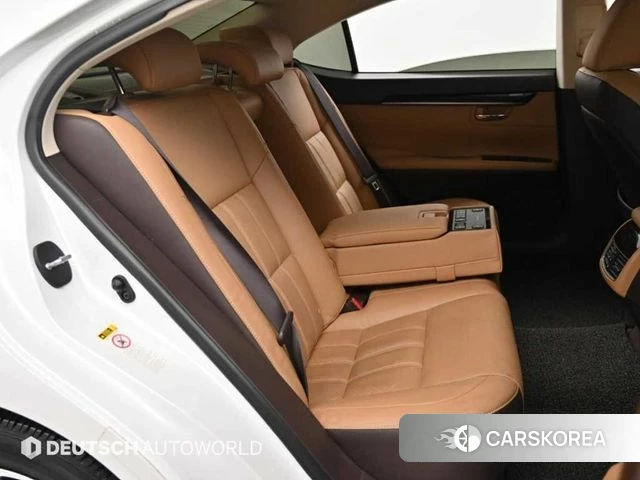 Lexus New ES300h 2018 Белый из Кореи, фото 3