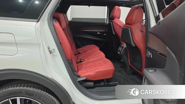 Peugeot 5008 second generation 2024 Белый из Кореи, фото 3