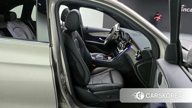 Mercedes-Benz GLC-Class X253 2021 Песочный из Кореи, фото 3