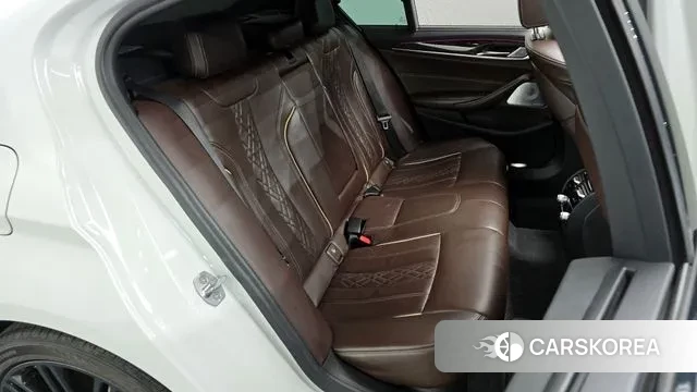 BMW 5 Series (G30) 2018 Белый из Кореи, фото 3