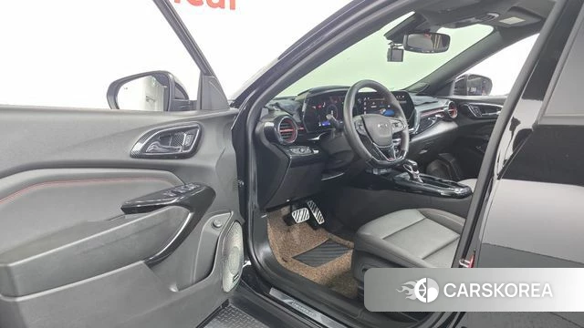 Chevrolet (GM Daewoo) Trax Crossover 2024 Черный из Кореи, фото 3