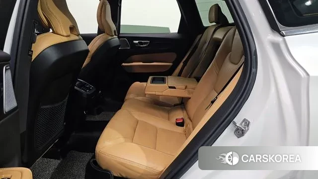 Volvo XC60 second Generation 2019 Белый из Кореи, фото 3