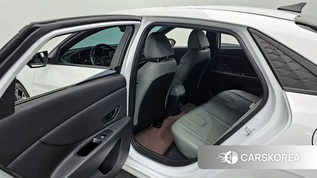 Hyundai The New Avante (CN7) 2023 Белый из Кореи, фото 3