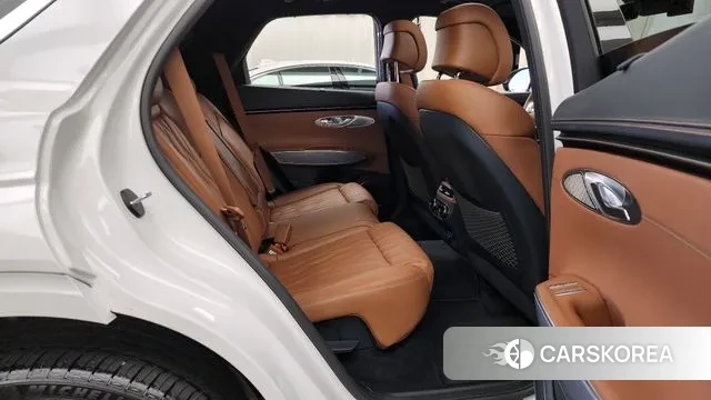 Genesis GV70 2023 Белый из Кореи, фото 3