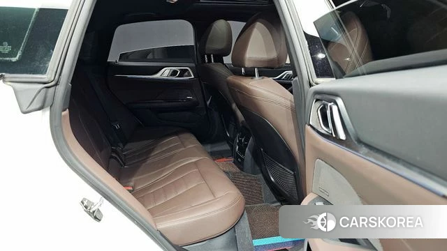 BMW i4 2024 Белый из Кореи, фото 3