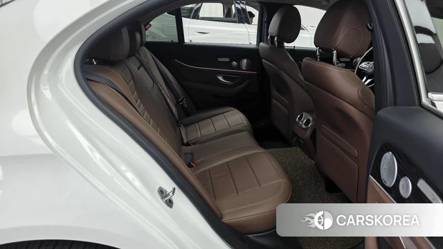 Mercedes-Benz E-Class W213 2019 Белый из Кореи, фото 3