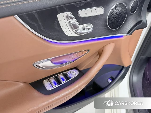 Mercedes-Benz E-Class W213 2018 Белый из Кореи, фото 3