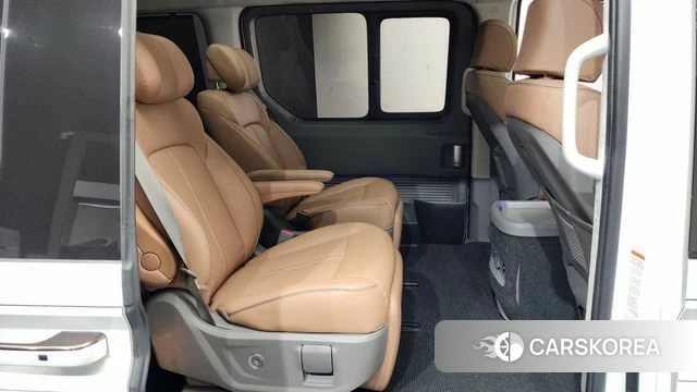 Hyundai Staria 2025 Белый из Кореи, фото 3