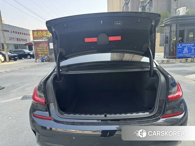 BMW 3 series 2022 Черный из Китая, фото 3