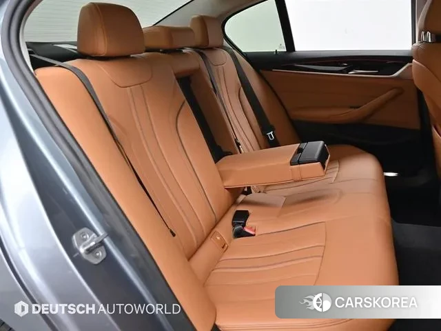 BMW 5 Series (G30) 2019 Серебристо-серый из Кореи, фото 3