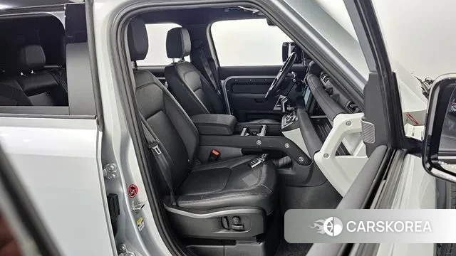 Land Rover Defender (L663) 2022 Серебряный из Кореи, фото 3