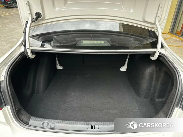 Volkswagen Lavida 2018 Белый из Китая, фото 3