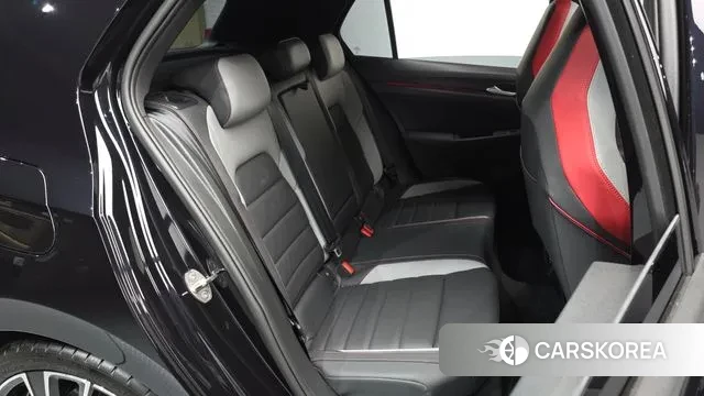 Volkswagen Golf 8th Generation 2023 Черный из Кореи, фото 3