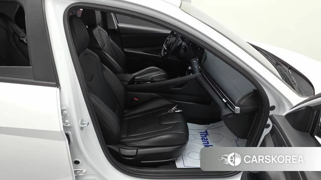 Hyundai The New Avante (CN7) 2024 Белый из Кореи, фото 3