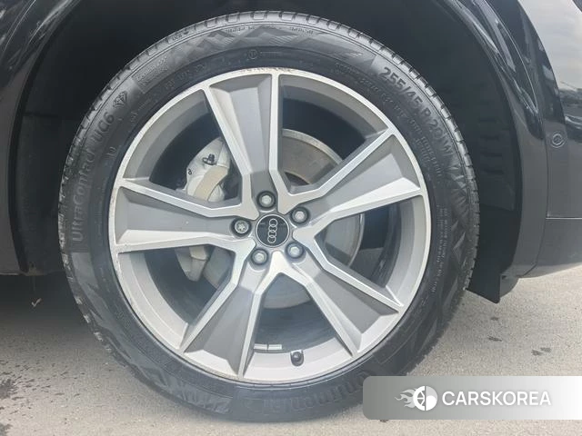 Audi Q5L 2023 Черный из Китая, фото 3