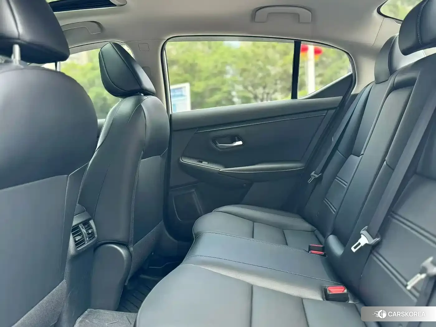 Nissan Sylphy 2023 Белый из Китая, фото 3