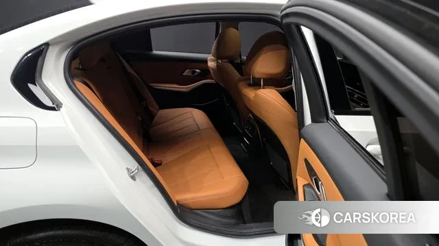 BMW 3 Series (G20) 2023 Белый из Кореи, фото 3