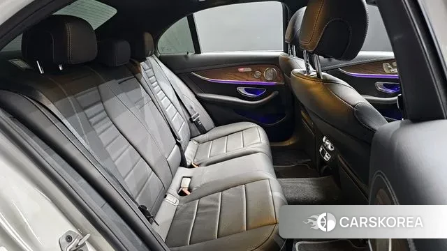 Mercedes-Benz E-Class W213 2021 Белый из Кореи, фото 3