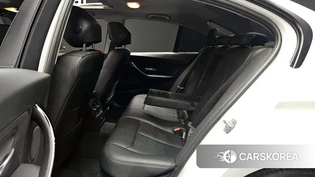 BMW 3 Series (F30) 2018 Белый из Кореи, фото 3