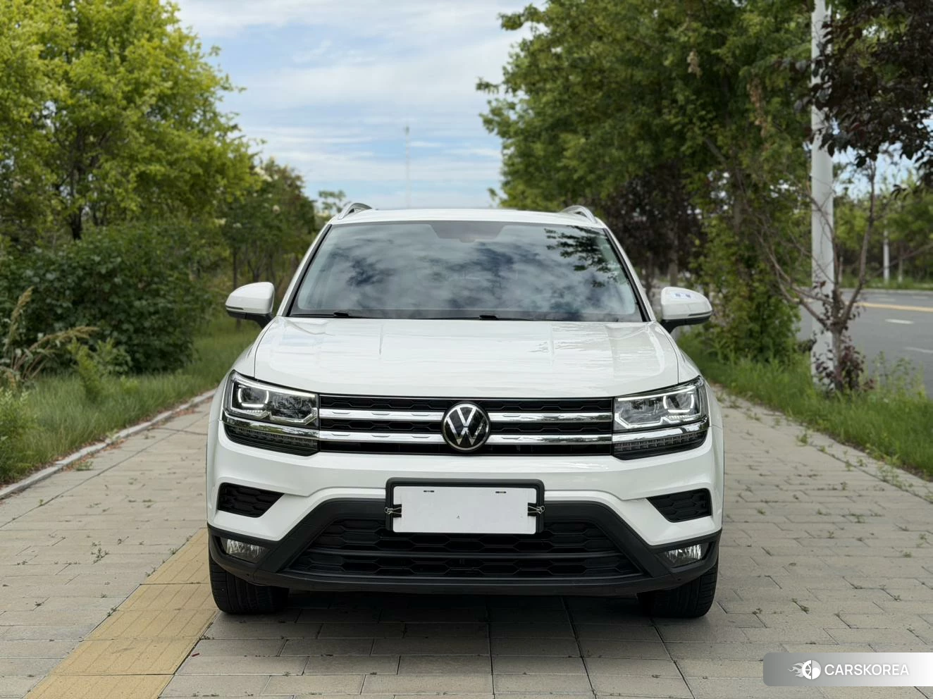 Volkswagen Tharu 2022 Белый из Китая, фото 3