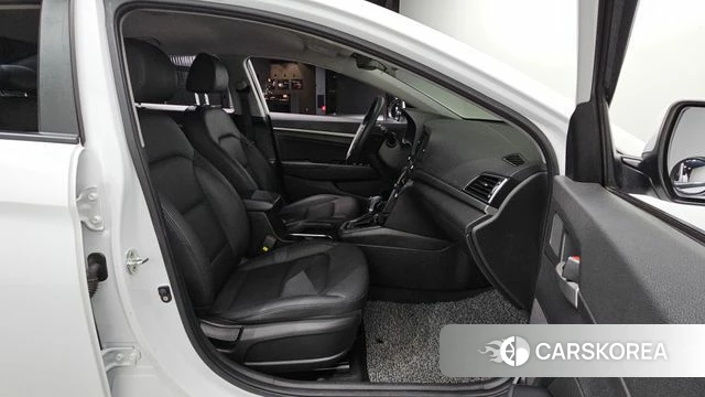 Hyundai Avante AD 2018 Белый из Кореи, фото 3