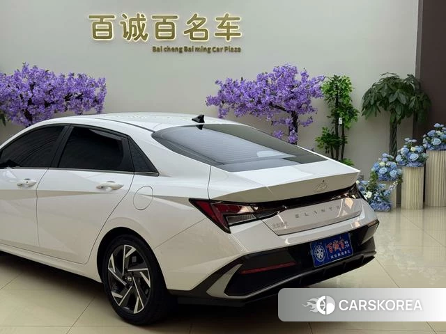 Hyundai Elantra 2024 Белый из Китая, фото 3