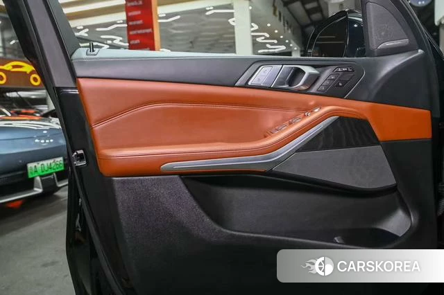 BMW X7 2022 Черный из Китая, фото 3