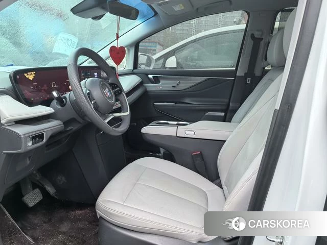Buick GL8 2025 Белый из Китая, фото 3