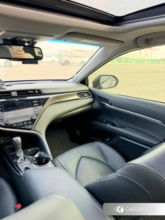 Toyota Camry (XV70) 2020 Коричневый из Кореи, фото 3