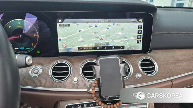 Mercedes-Benz E-Class W213 2023 Песочный из Кореи, фото 3