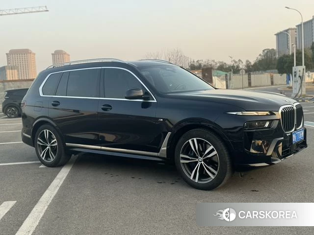 BMW X7 2023 Черный из Китая, фото 3