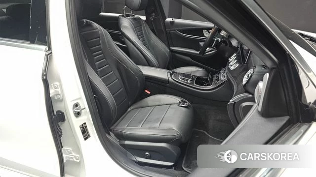 Mercedes-Benz E-Class W213 2021 Белый из Кореи, фото 3