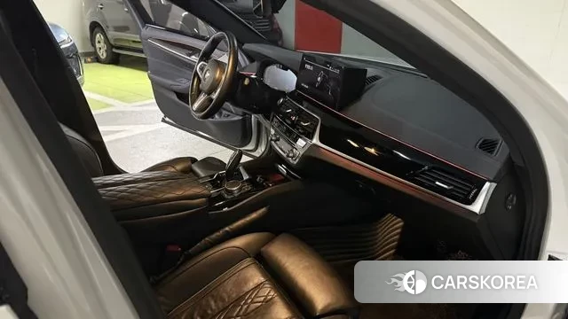 BMW 5 Series (G30) 2021 Белый из Кореи, фото 3