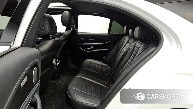 Mercedes-Benz E-Class W213 2022 Белый из Кореи, фото 3