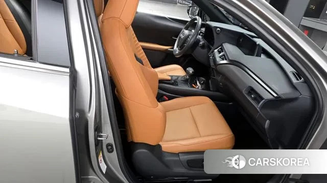 Lexus UX250h 2019 Серый из Кореи, фото 3