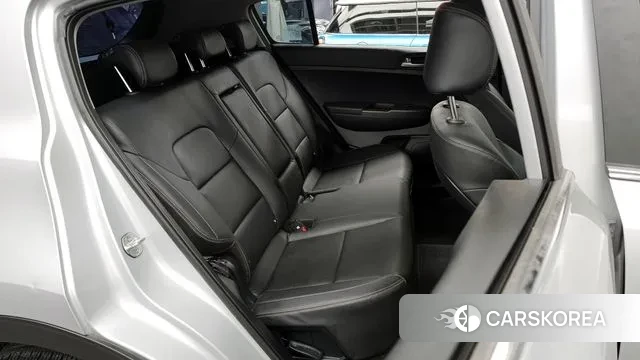 Kia Sportage The Bold 2021 Серебряный из Кореи, фото 3