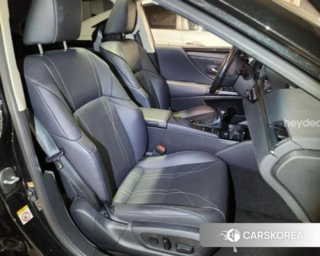 Lexus ES300h 7th generation 2019 Черный из Кореи, фото 3