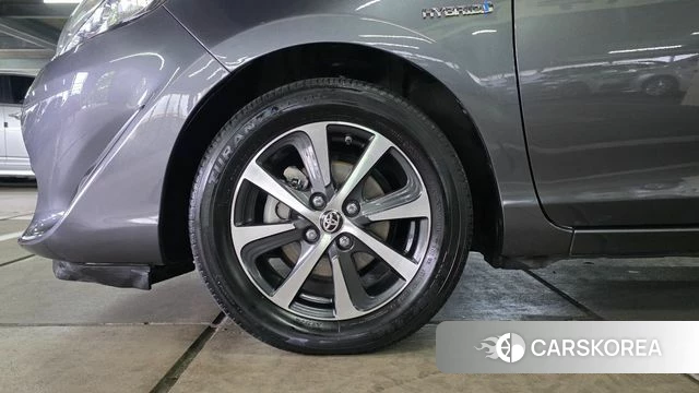 Toyota Prius C 2020 Серый из Кореи, фото 3