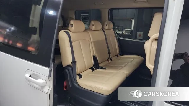 Hyundai Staria 2021 Белый из Кореи, фото 3