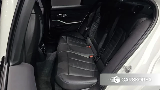 BMW 3 Series (G20) 2023 Белый из Кореи, фото 3