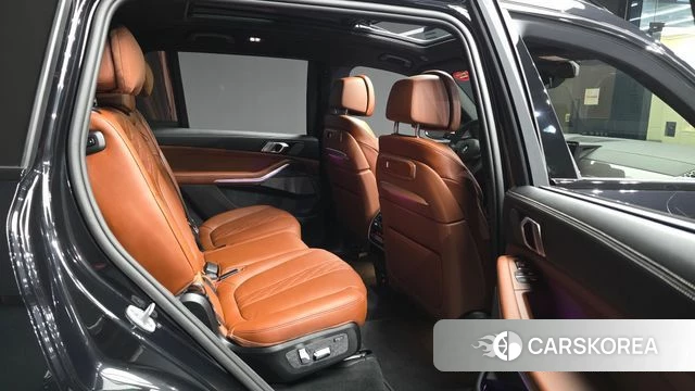 BMW X7 (G07) 2025 Черный из Кореи, фото 3