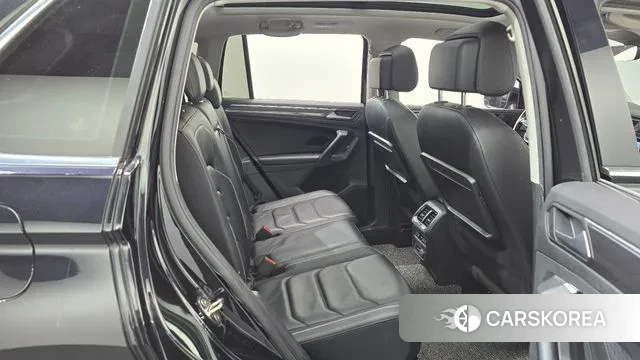 Volkswagen Tiguan second Generation 2020 Черный из Кореи, фото 3