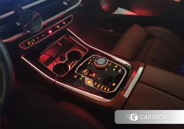 BMW X7 (G07) 2024 Песочный из Кореи, фото 3