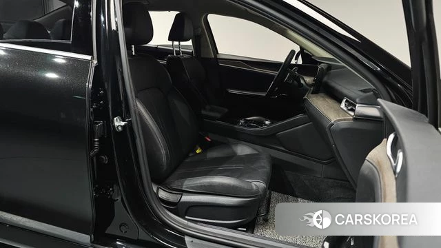 Kia K5 3rd generation 2023 Черный из Кореи, фото 3
