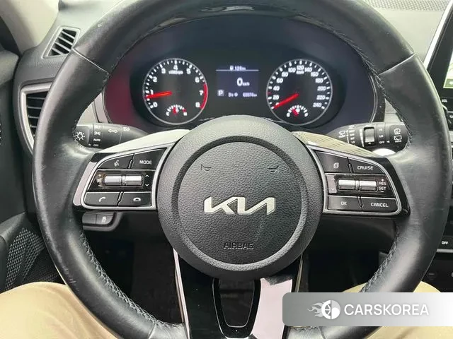 Kia Seltos 2022 Белый из Кореи, фото 3