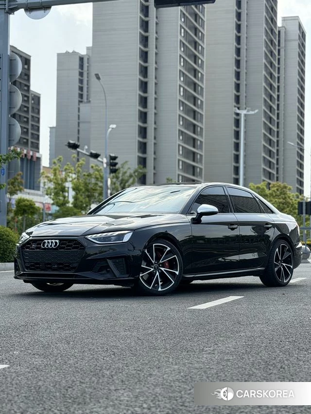 Audi S4 2023 Черный из Китая, фото 3