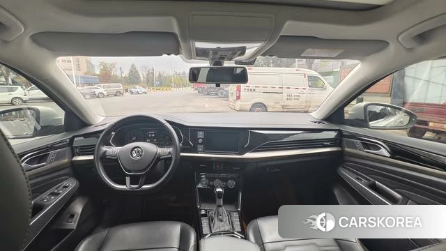 Volkswagen Passat 2020 Серебристо-серый из Китая, фото 3