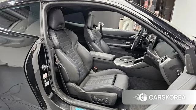 BMW 4 Series (G22) 2024 Черный из Кореи, фото 3