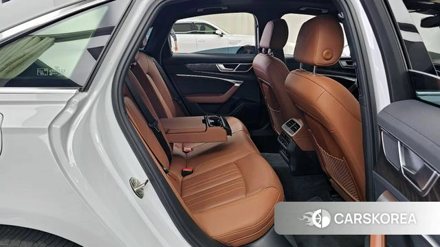 Audi A6 (C8) 2023 Белый из Кореи, фото 3