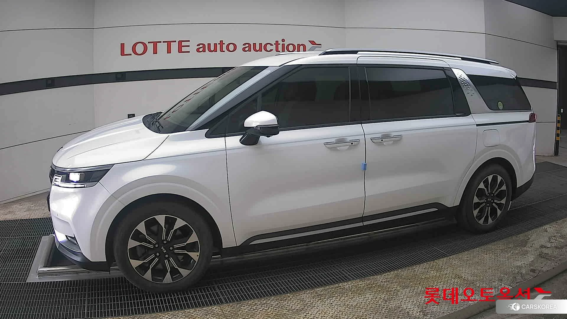 Kia Carnival 2021 Белый из Кореи, фото 3